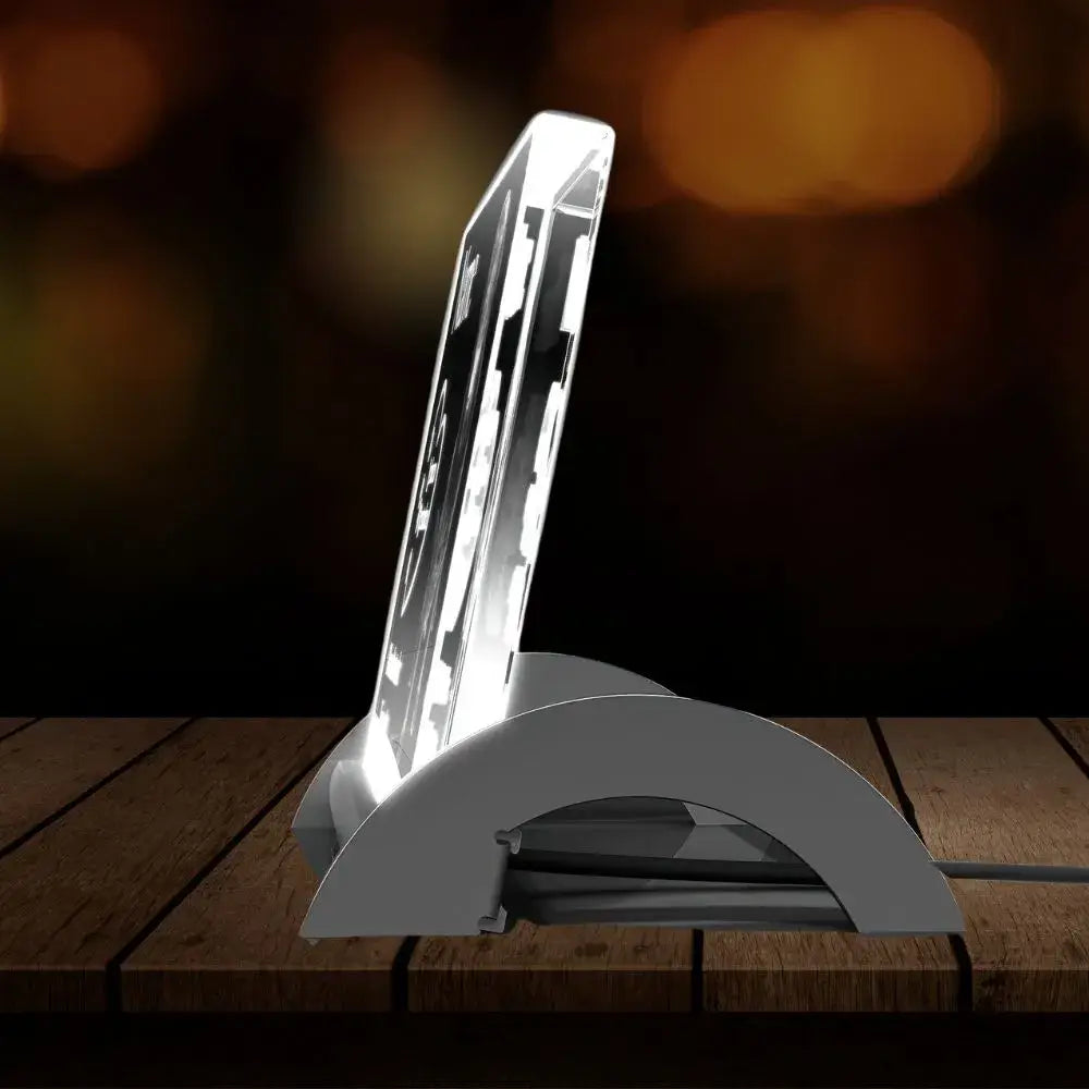 Seitenansicht von einem personalisiertes Glasfoto mit Licht – Ein stilvolles Tierandenken.