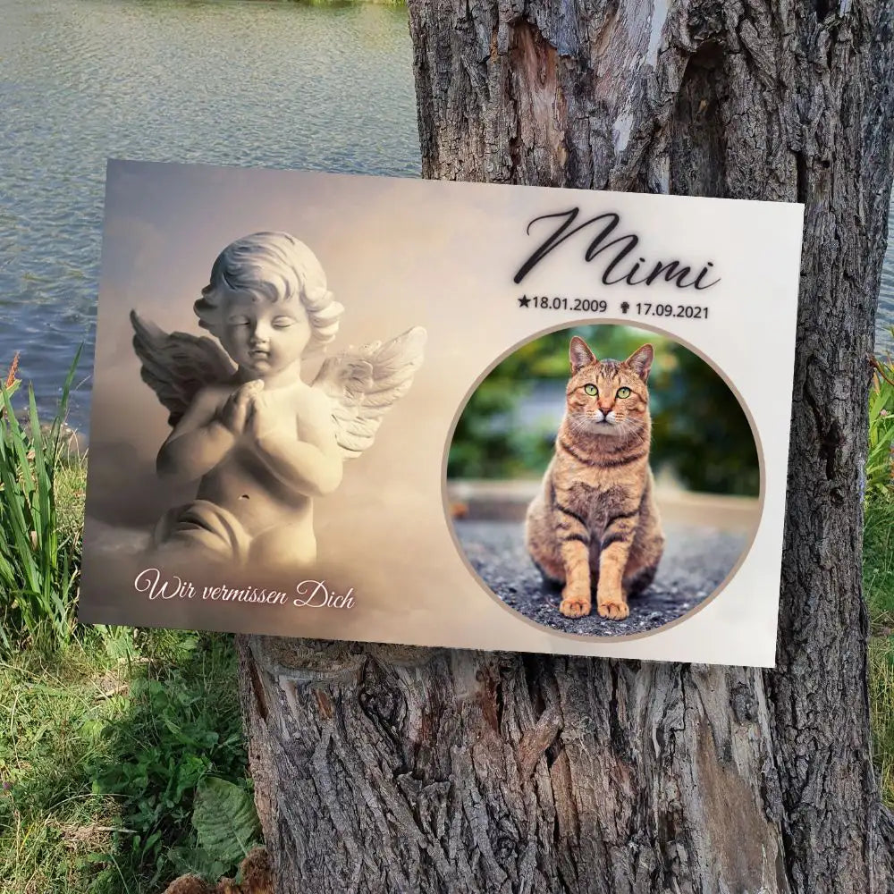 Personalisierter Tiergrabstein mit Foto einer Katze und Engelmotiv – wetterfeste Gedenktafel aus Alu-Dibond mit Namen, Datum und Spruch