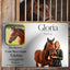 Boxenschild Pferd mit Foto und Besitzerdaten, Warmblut Schild an Stallbox montiert
