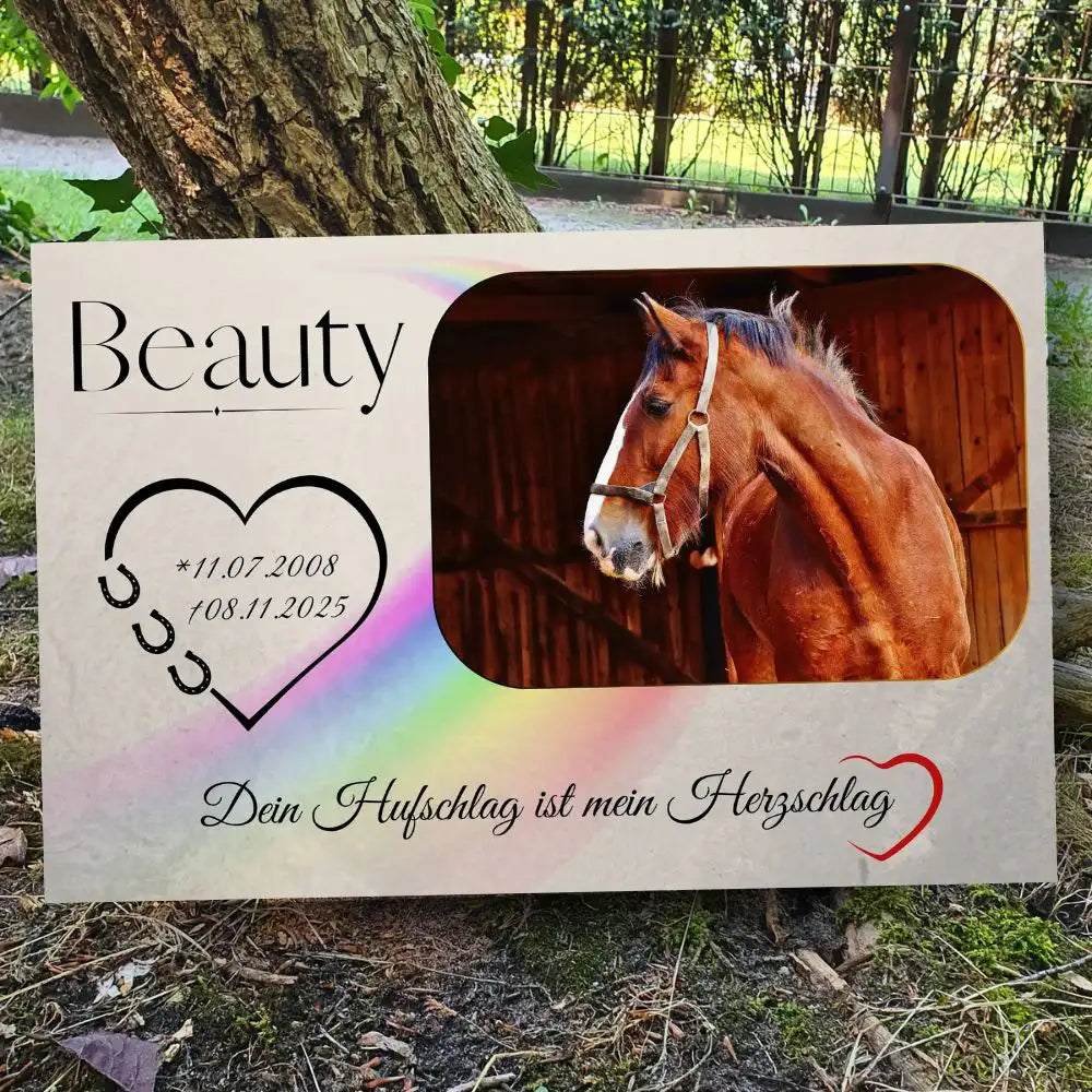 Gedenktafel für Pferd mit Pferdeportrait, Name, Daten und Trauerzitat als personalisiertes Pferde Andenken