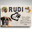 Personalisierte Grabplatte für Hunde mit Tierpfote und Fotocollage hochwertiger Tiergrabstein aus Alu Dibond als Erinnerung an einen geliebten Hund